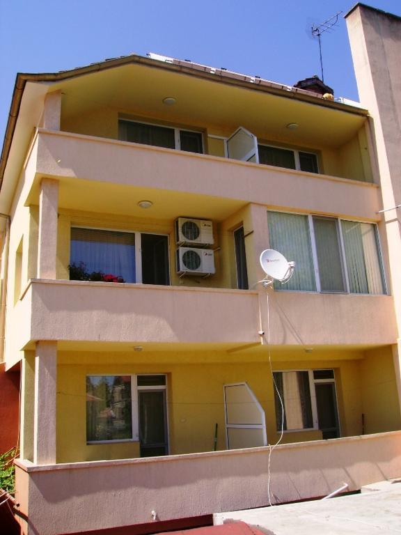 Guest House Jumbo Aheloy Exterior photo